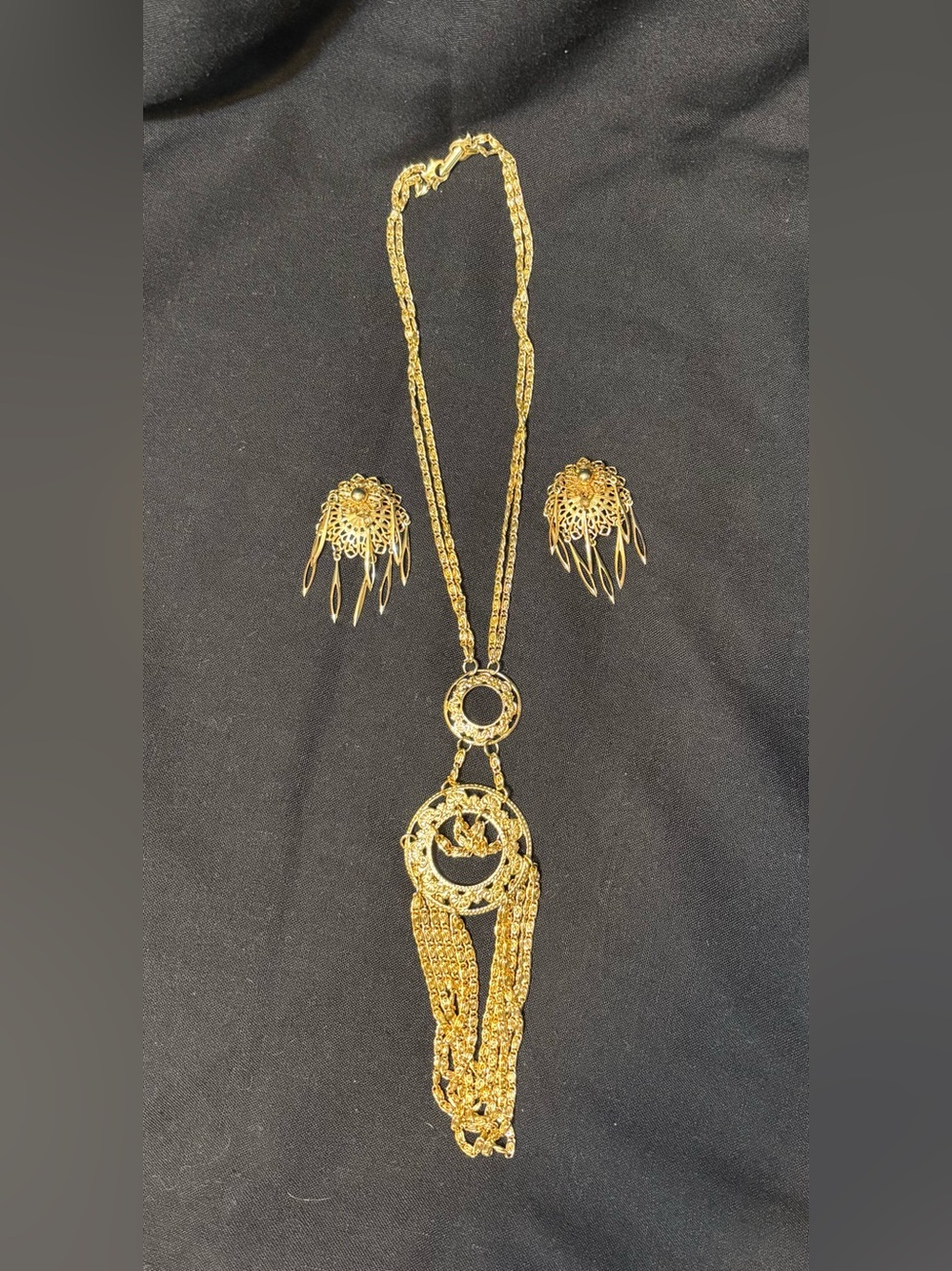 Elegant Gold-Tone Filigree Necklace and Earring Set